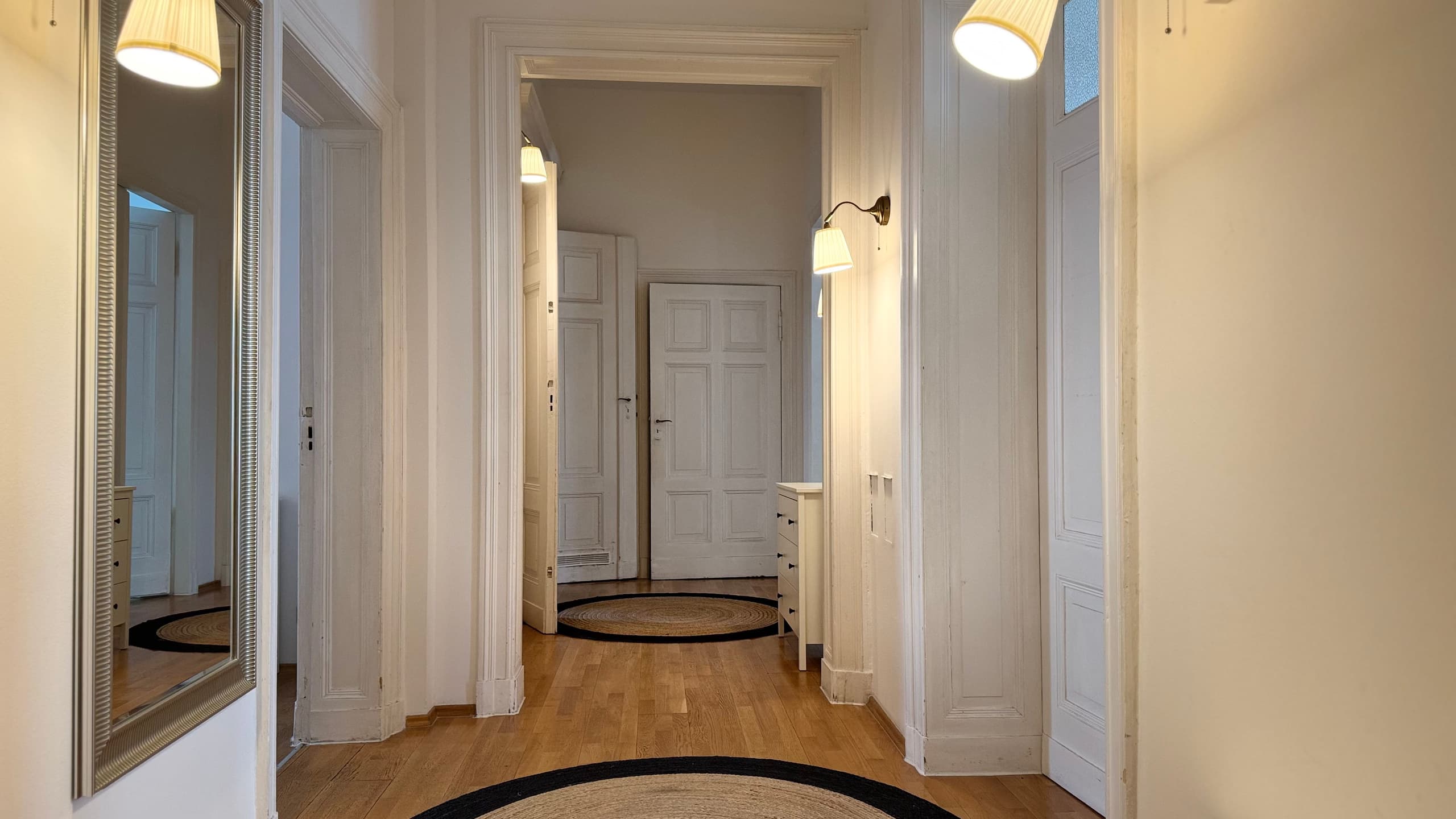 Hallway in Brückenstraße, 1.OG, photograph 2 of 2