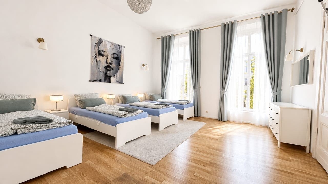Bedroom 1 in Brückenstraße, 1.OG, photograph 4 of 4