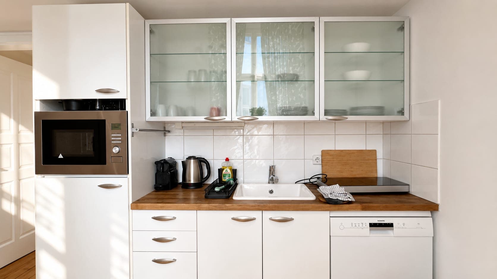 Kitchen in Brückenstraße, 3.OG, photograph 2 of 4