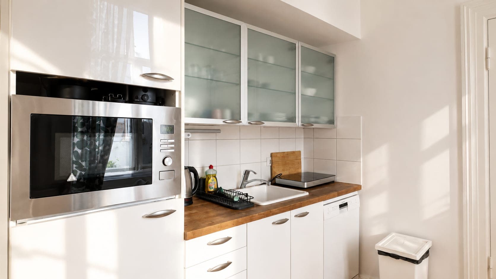 Kitchen in Brückenstraße, 3.OG, photograph 3 of 4