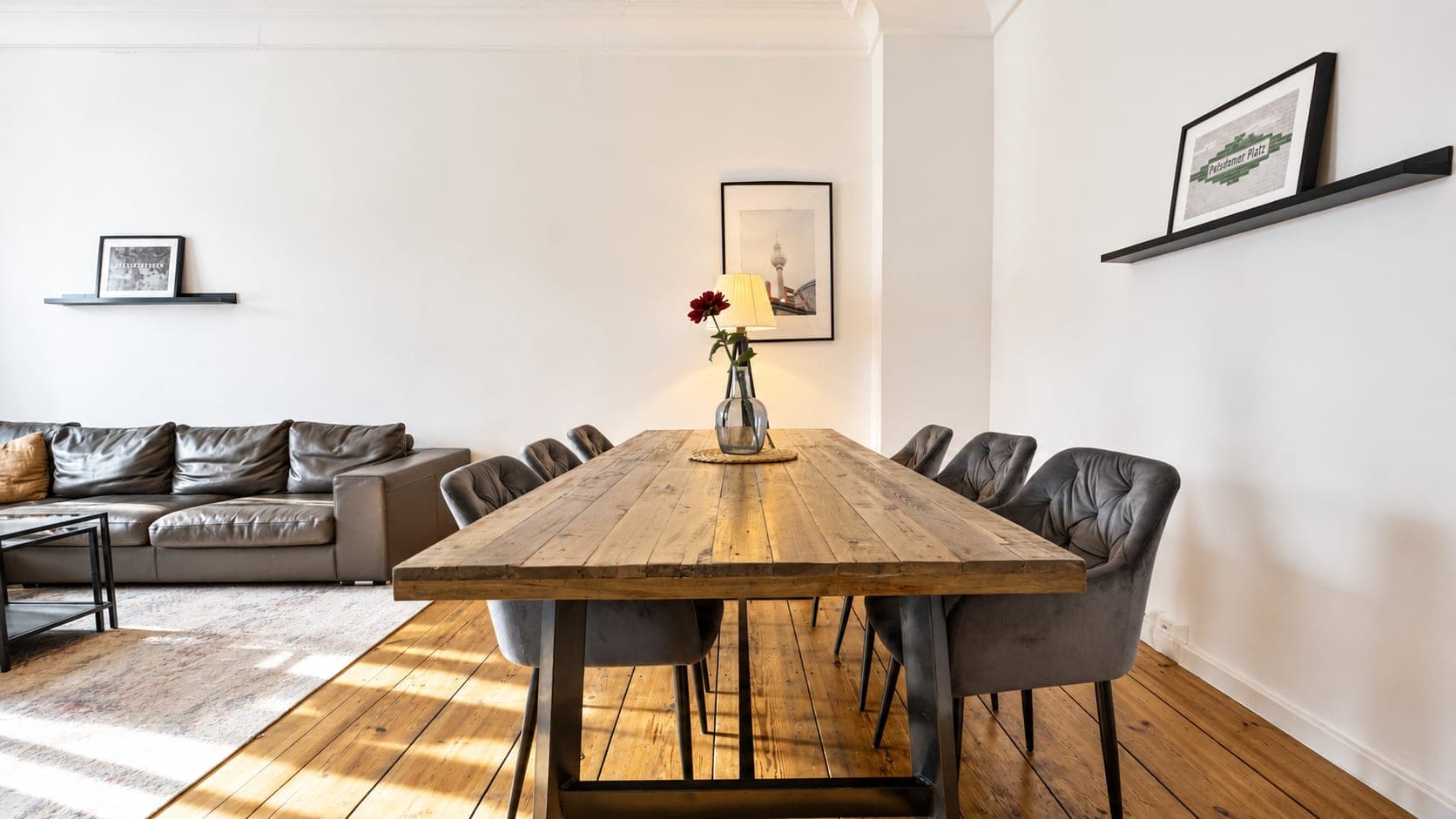 Dining area in Brückenstraße, 3.OG, photograph 4 of 5