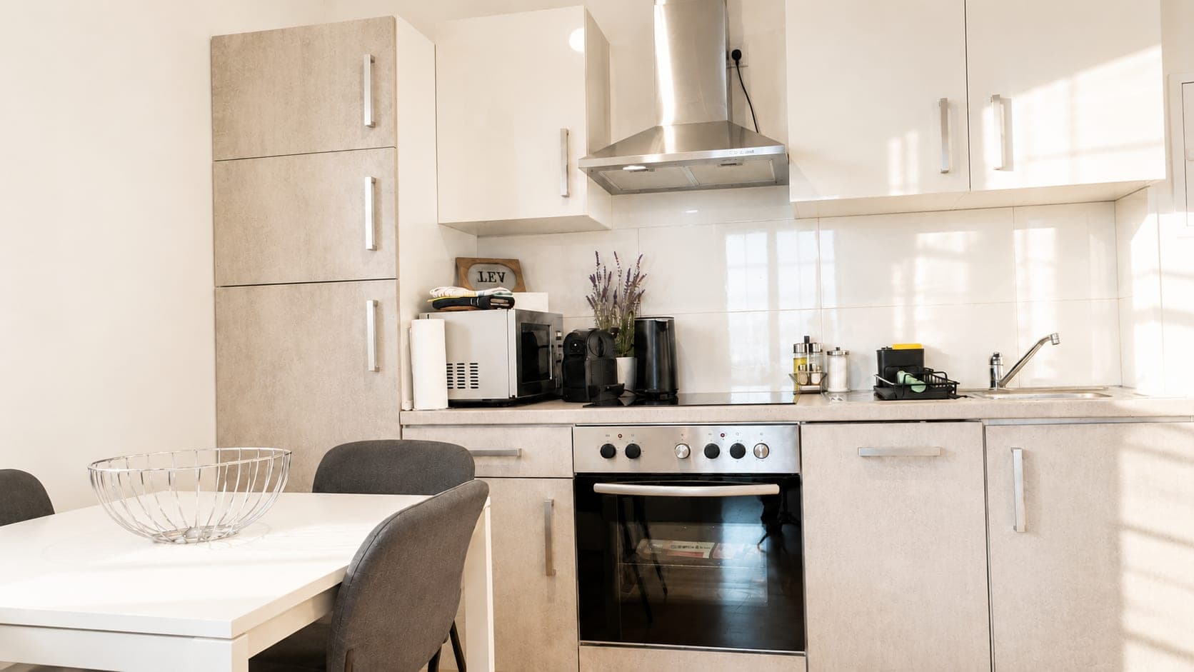 Kitchen in Flat 101, photograph 1 of 3