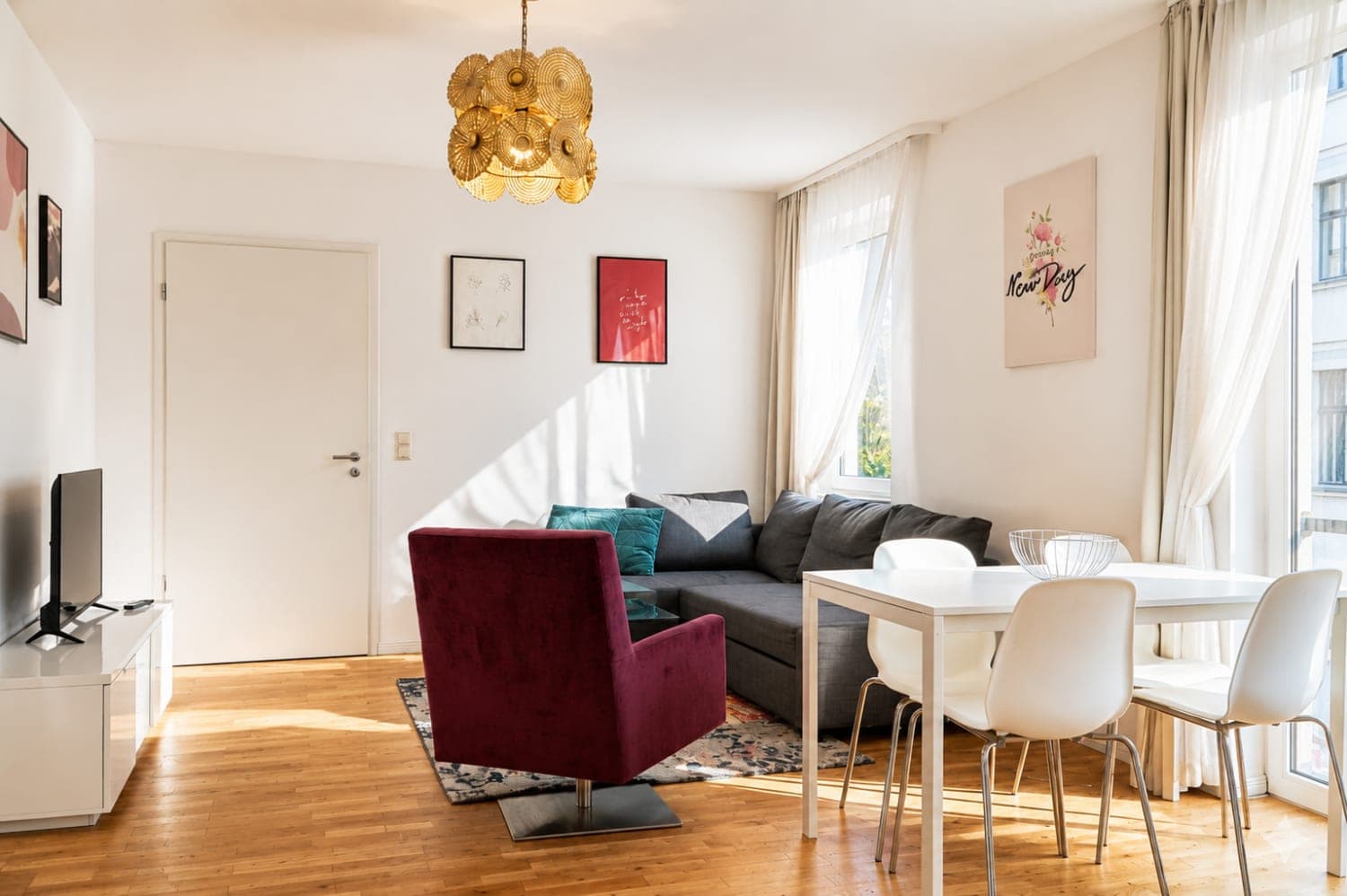 Living room in Flat 104, photograph 3 of 4