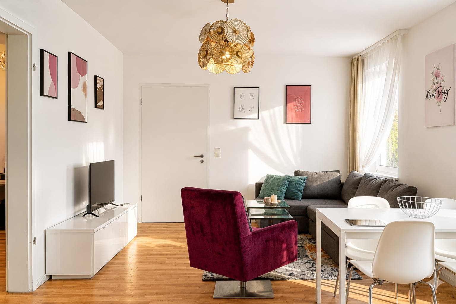 Living room in Flat 104, photograph 4 of 4