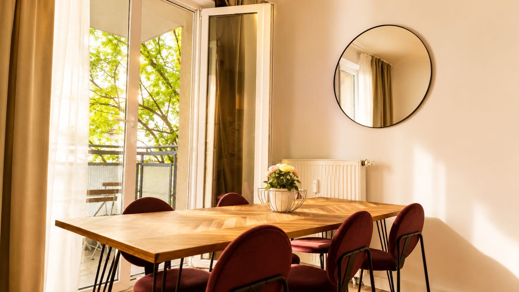 Dining area in Flat 2011, photograph 1 of 2