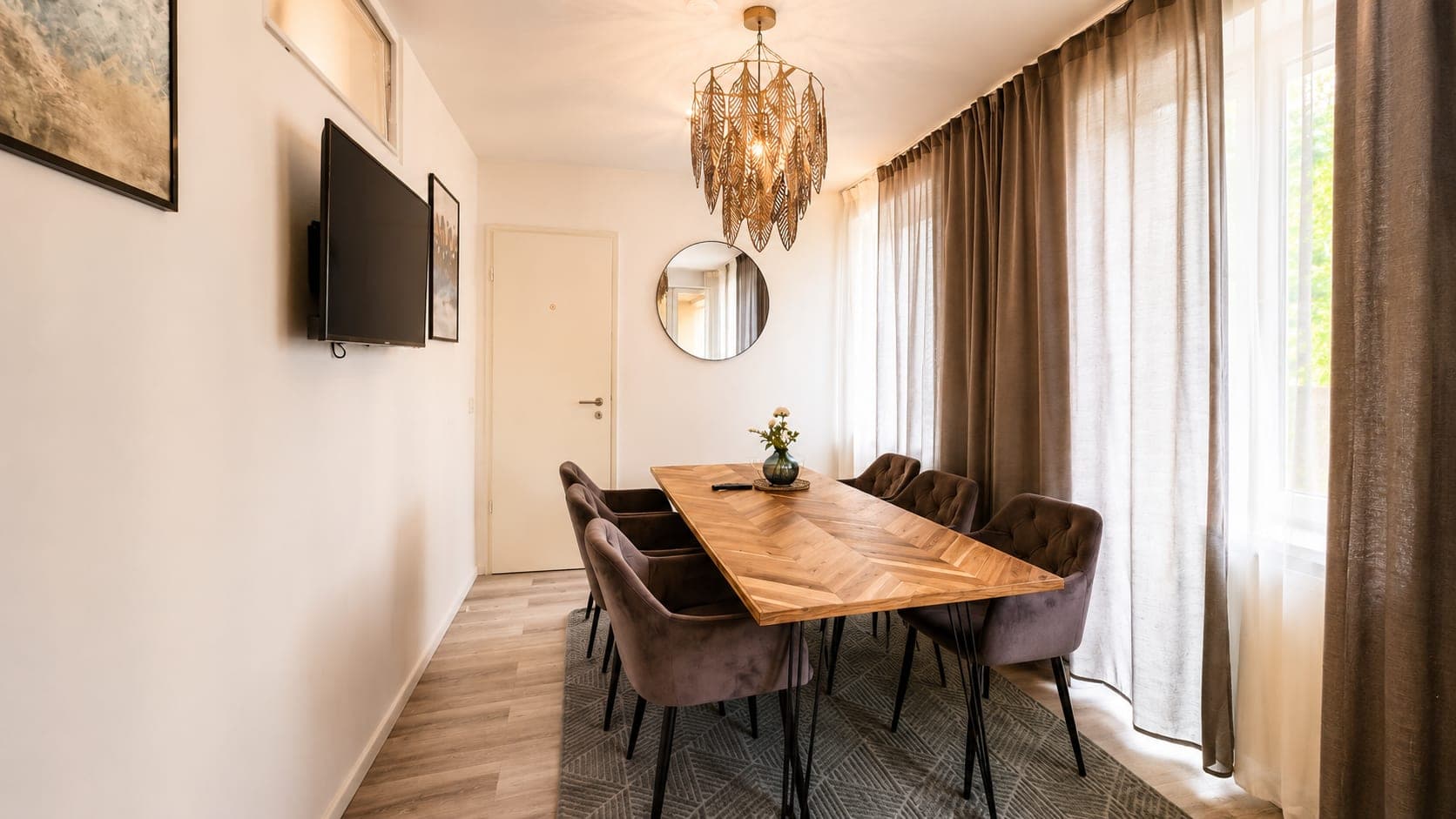 Dining area in Flat 205, photograph 1 of 4
