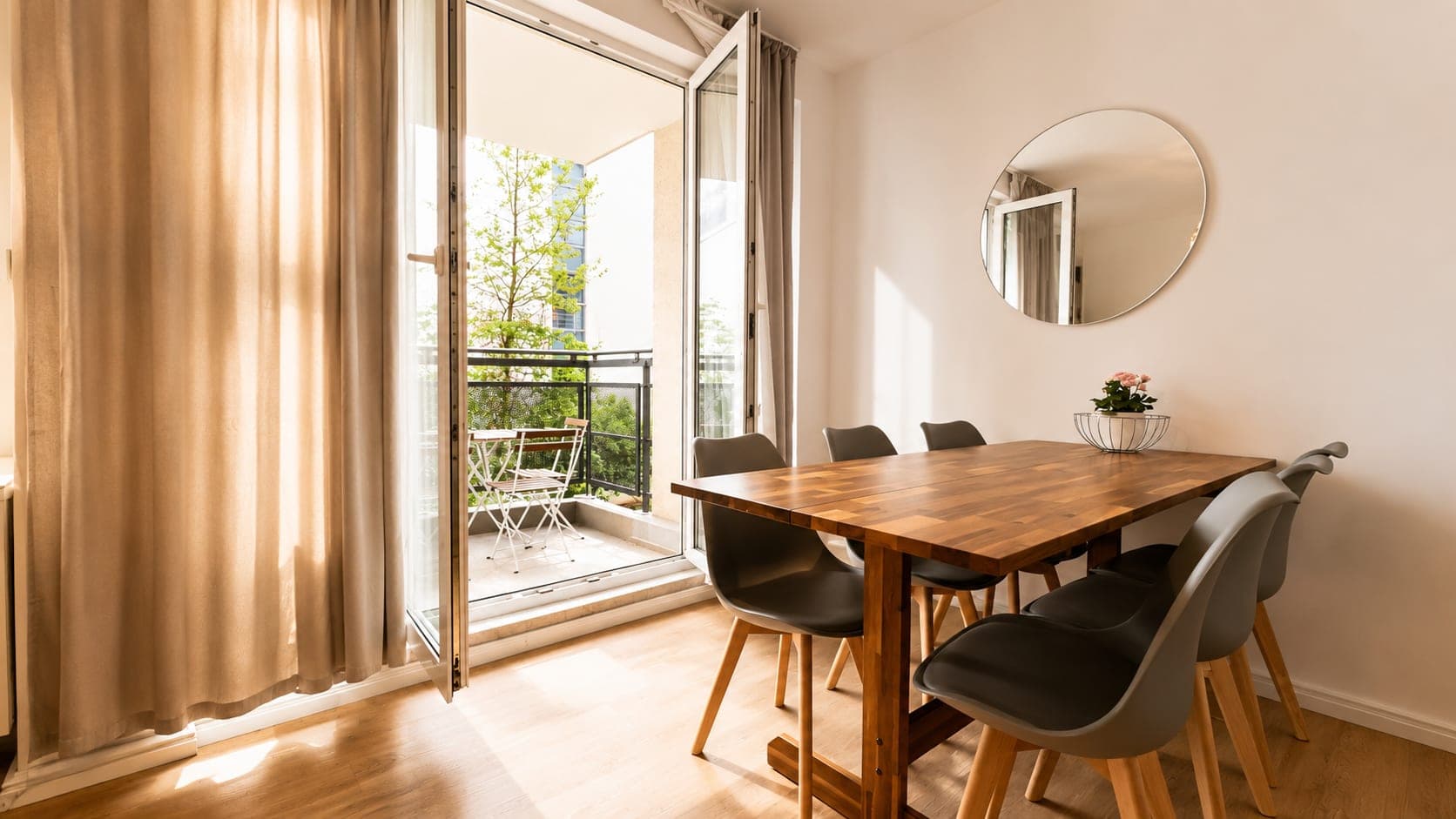 Dining area in Flat 2111, photograph 2 of 2