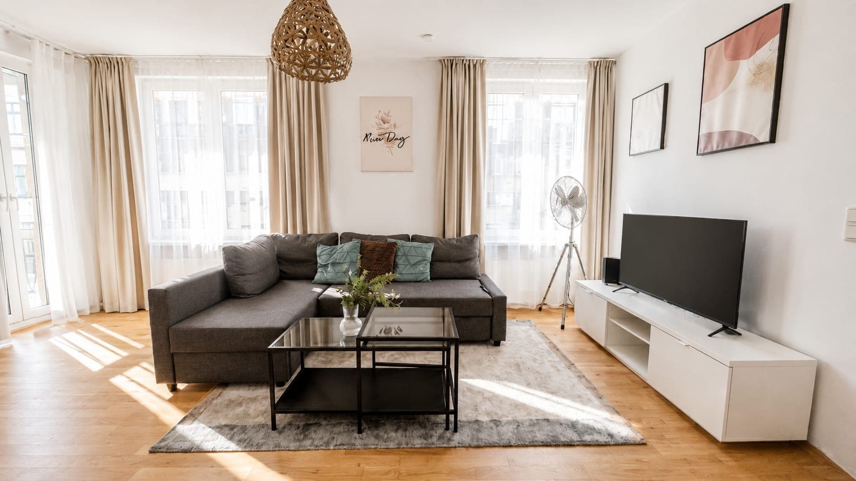 Living room in Flat 303, photograph 1 of 3