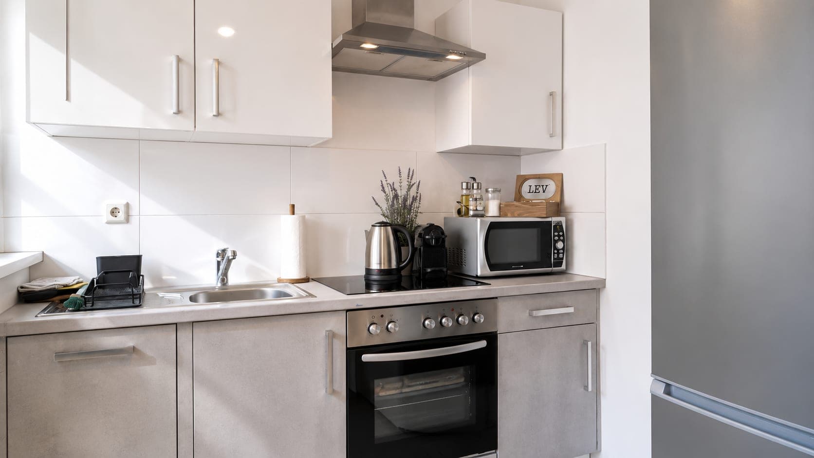 Kitchen in Flat 304, photograph 4 of 4