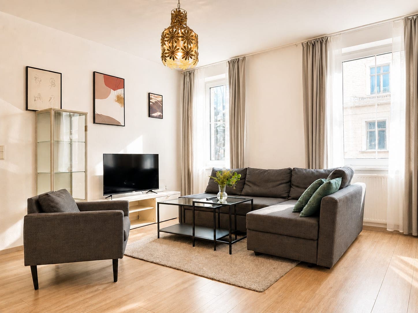 Living room in Flat 305, photograph 1 of 4