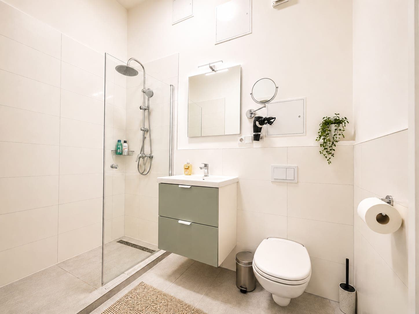 Bathroom in Flat 402