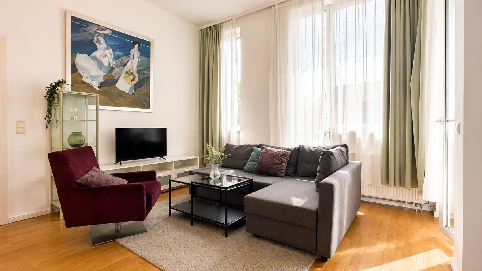 Living room in Flat 405, photograph 2 of 3