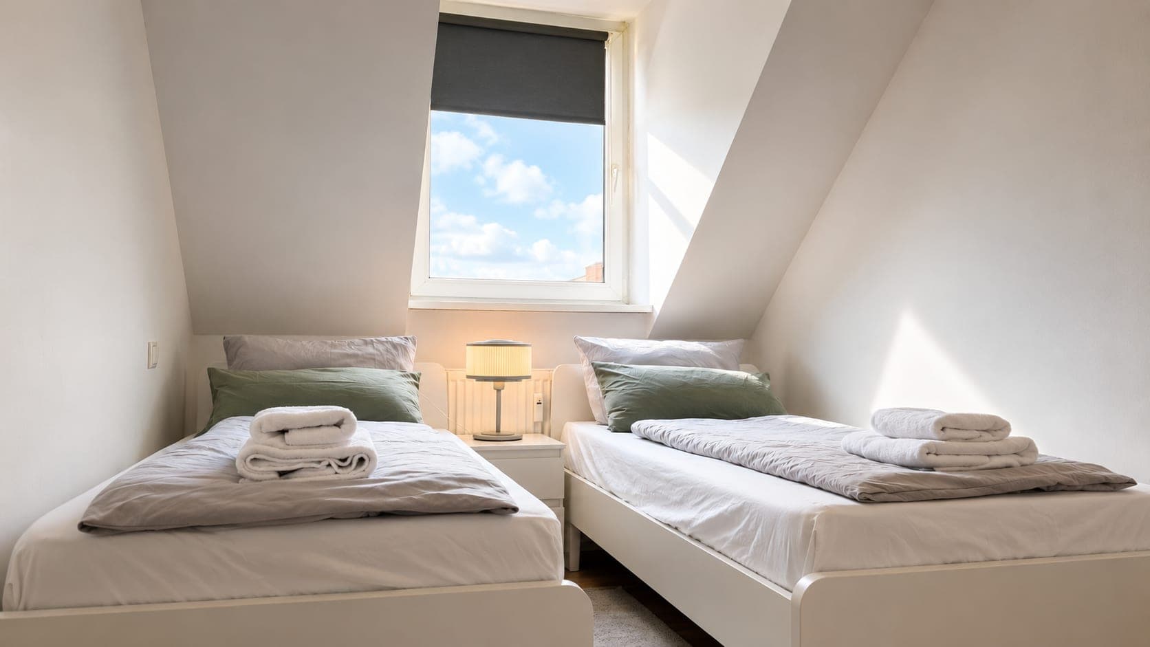Bedroom in Flat 504, photograph 1 of 2