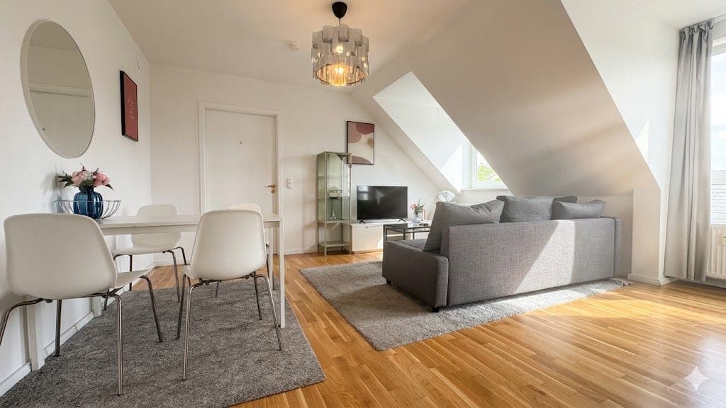 Living room in Flat 504, photograph 2 of 3