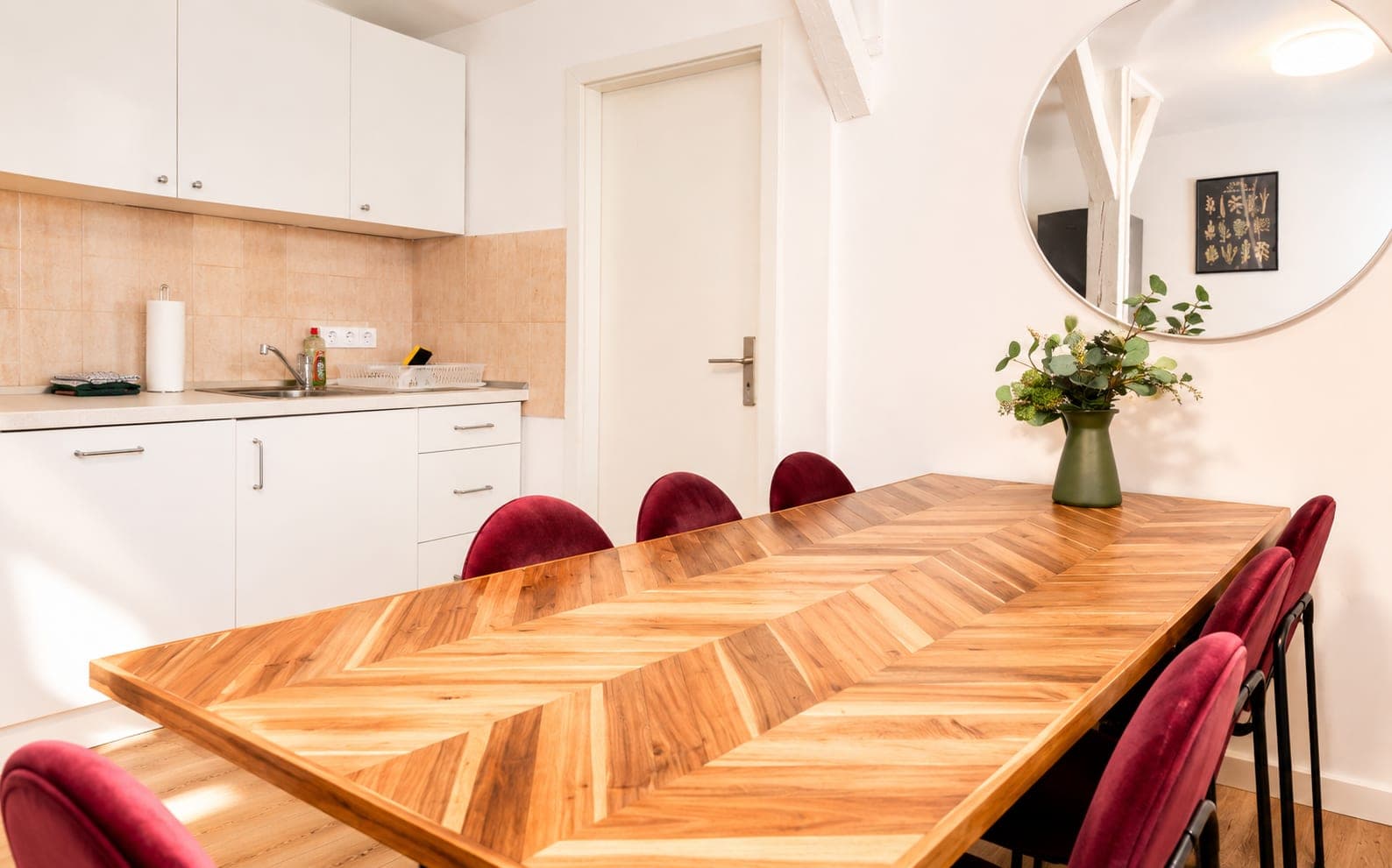 Dining area in Prenzlauer Remise, photograph 2 of 4