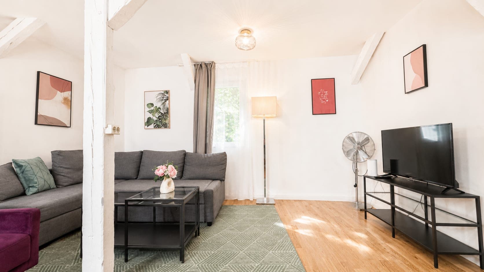 Living room in Prenzlauer Remise, photograph 3 of 5