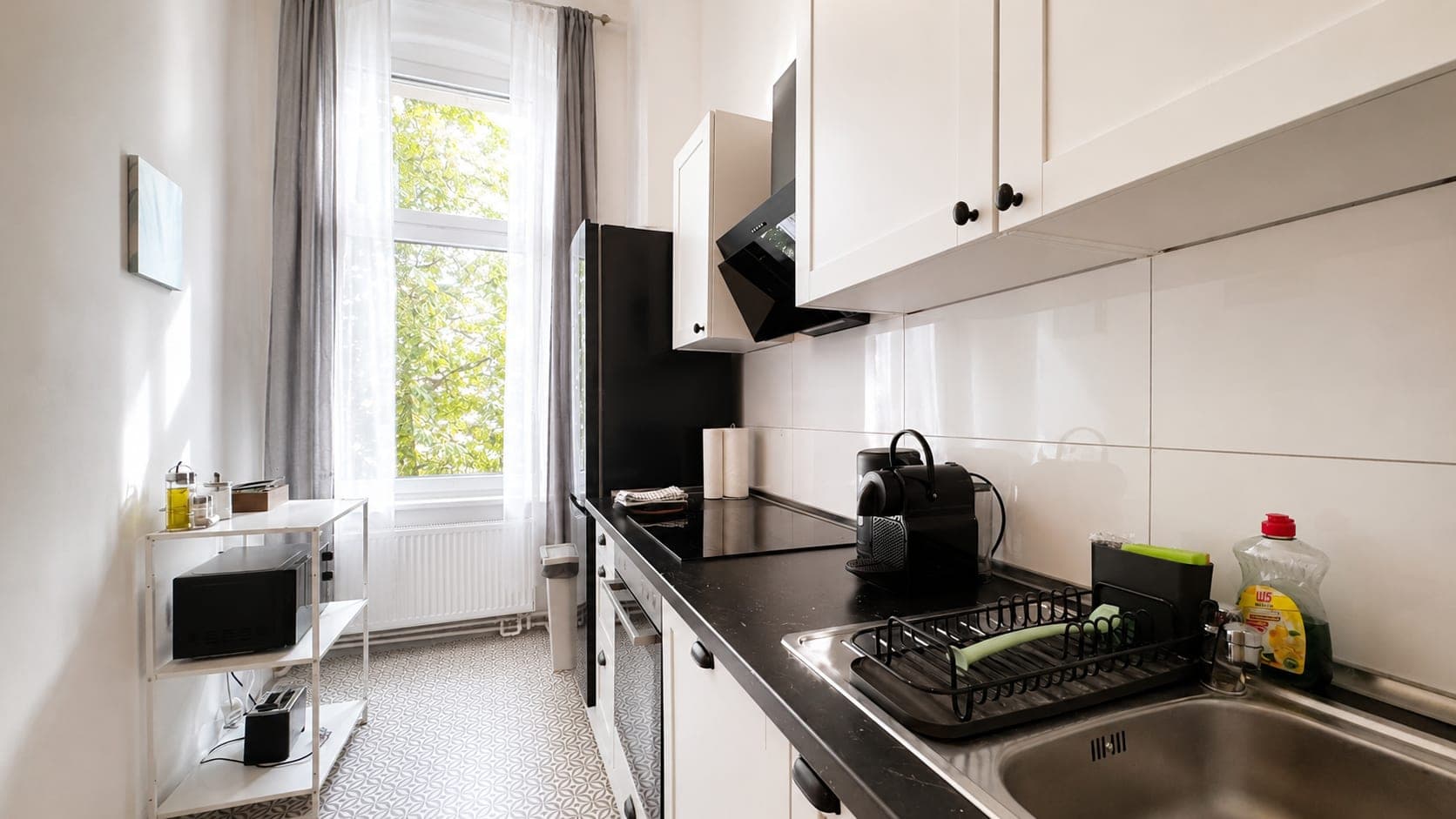 Kitchen in Flat R3, photograph 1 of 3