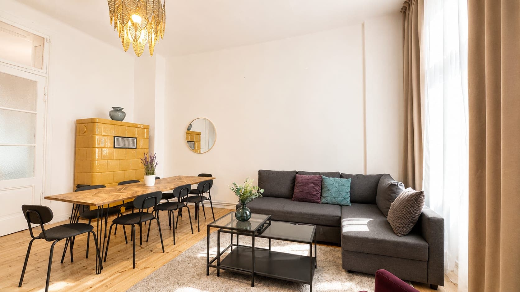 Living room in Flat R3, photograph 2 of 5