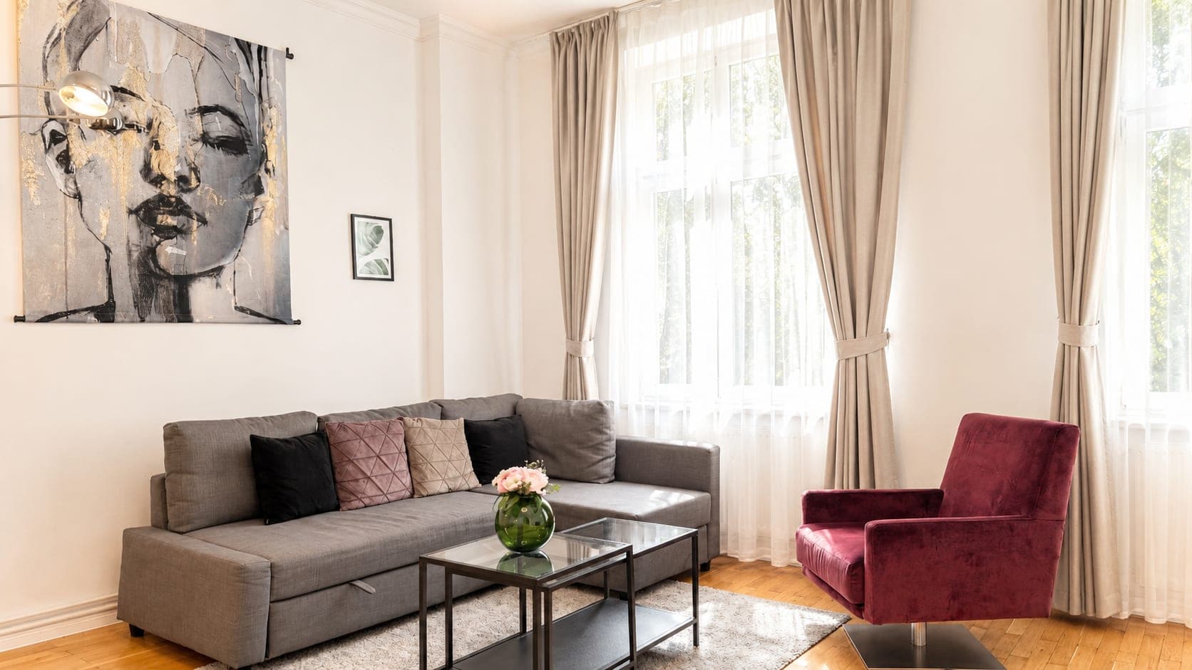 Living room in Flat R4, photograph 5 of 5