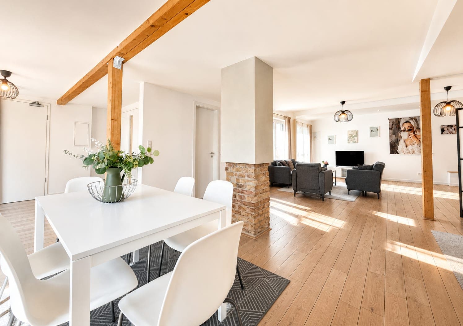 Dining area in Flat R5, photograph 1 of 2