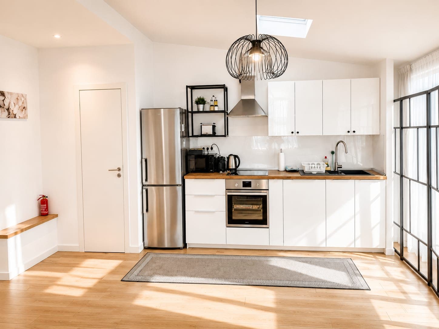 Kitchen in Flat R5, photograph 3 of 4