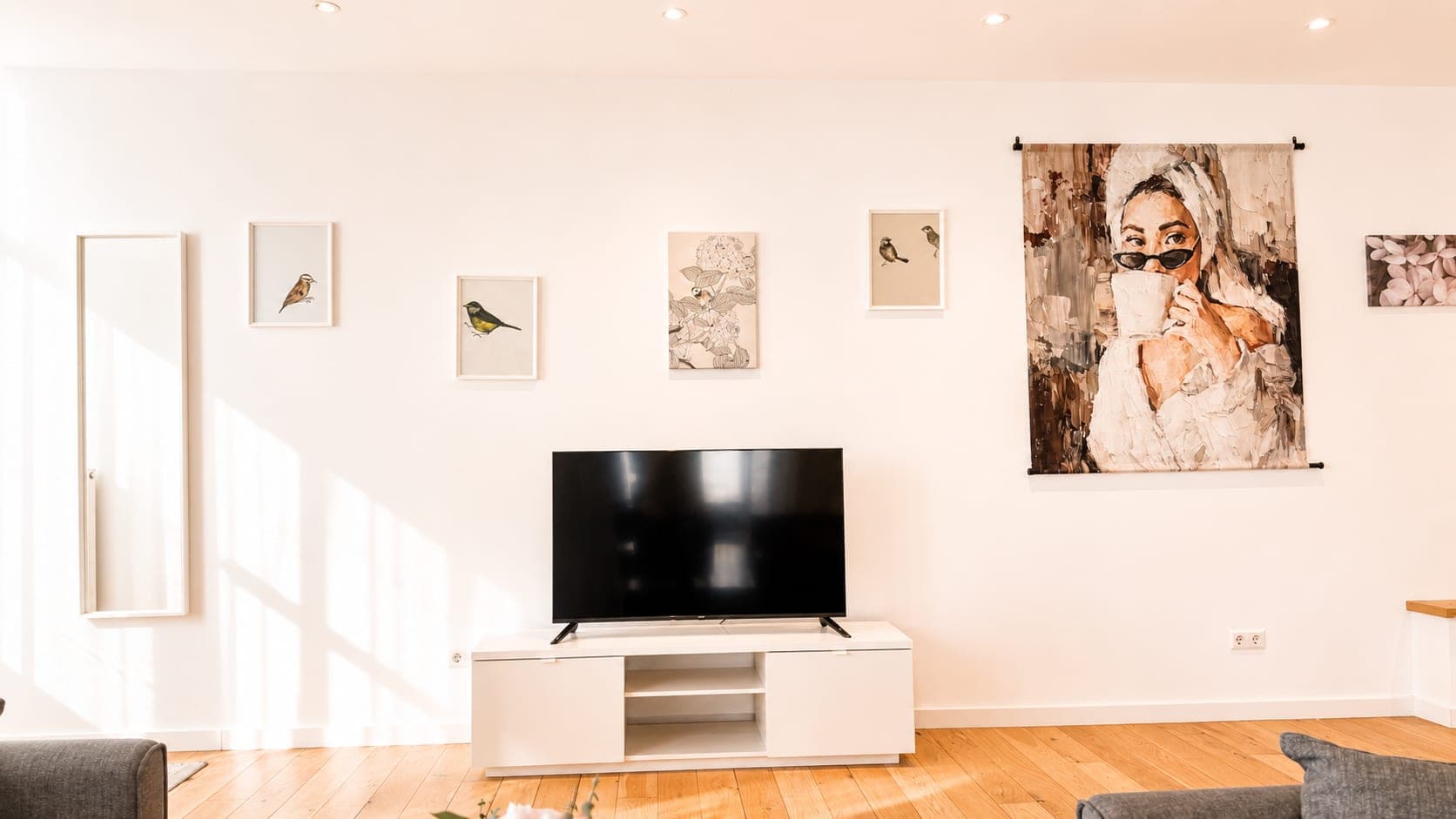 Living room in Flat R5, photograph 6 of 6