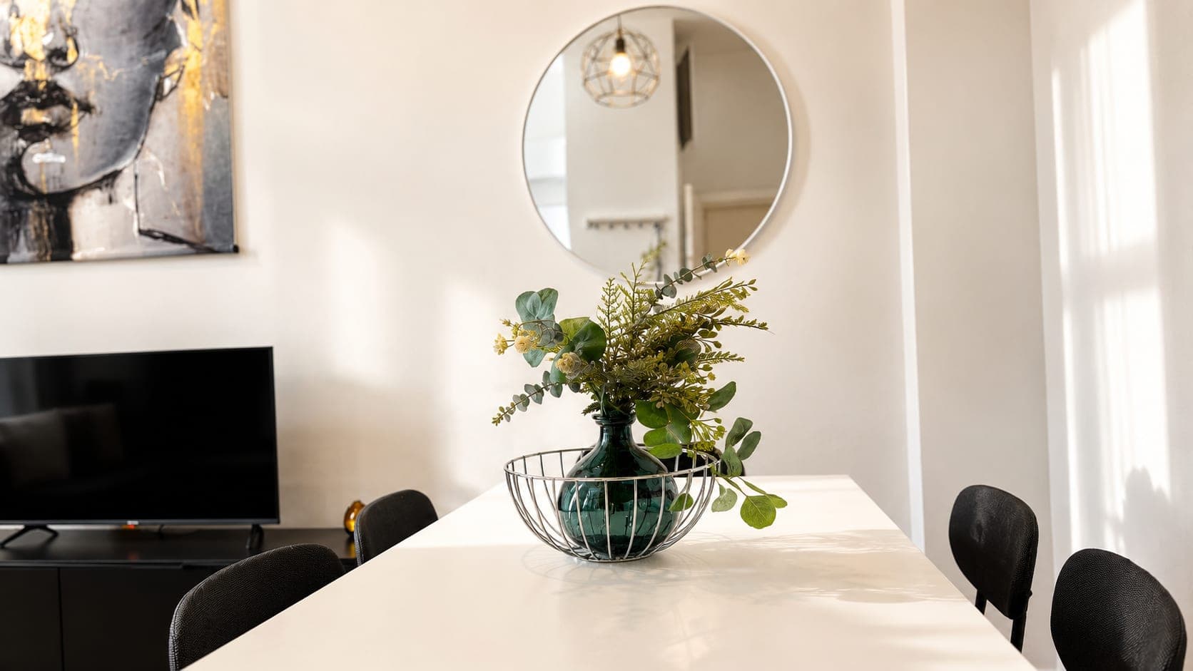 Dining area in Flat RL